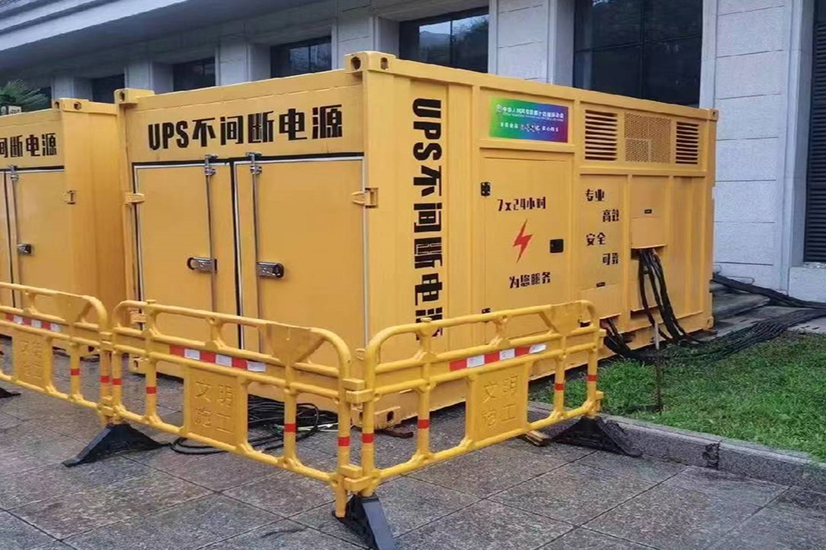 维西发电机租赁施工现场